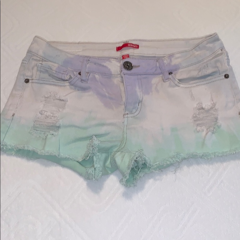 The dye shorts